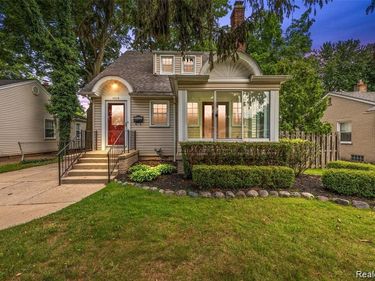 1016 Greenleaf Drive , Royal Oak, MI 48067