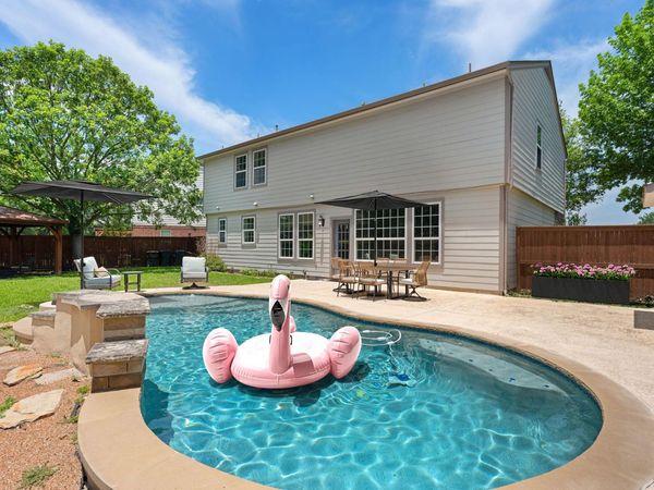 100 Tulip CV , Kyle, TX 78640