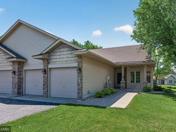 6801 24th Street N, Oakdale, MN 55128