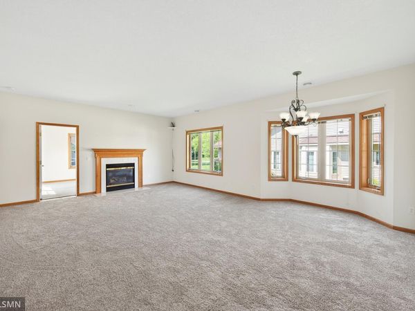 6801 24th Street N, Oakdale, MN 55128