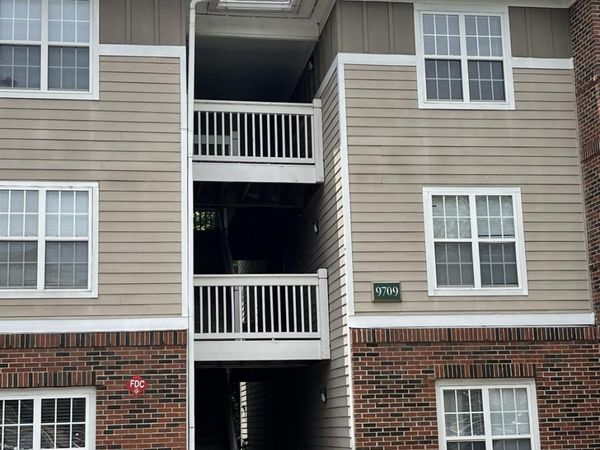 9709 Campus Walk Lane, Charlotte, NC 28262