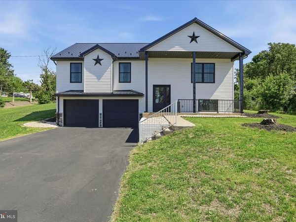 15 CANTERBURY DRIVE, CHAMBERSBURG, PA 17201