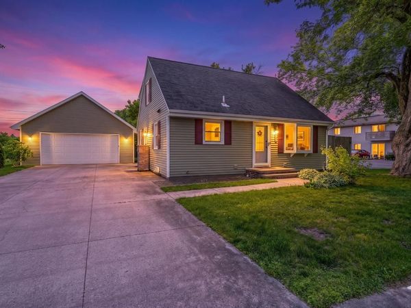 1932 MAPLECREST DRIVE, Appleton, WI 54915