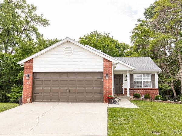 102 Bayridge Court , Glen Carbon, IL 62034