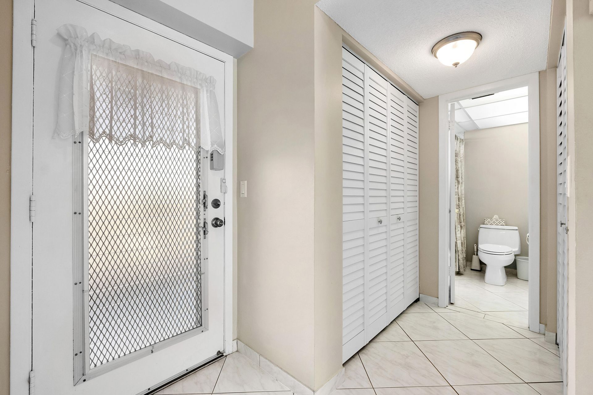 2900 NW 47th Terrace, Unit 304b, Lauderdale Lakes, FL 33313 Photo