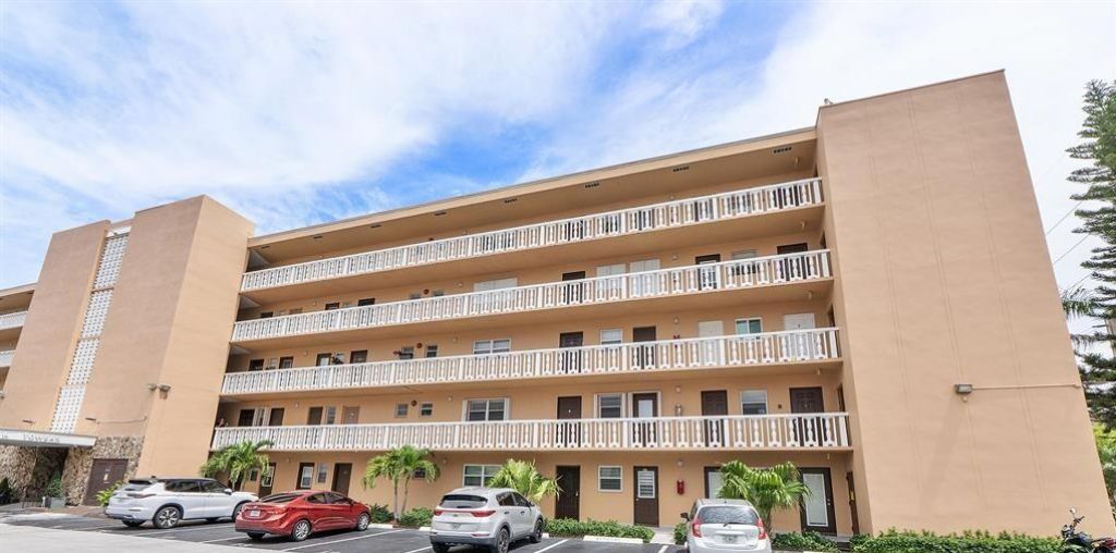 2900 NW 47th Terrace, Unit 304b, Lauderdale Lakes, FL 33313 Photo