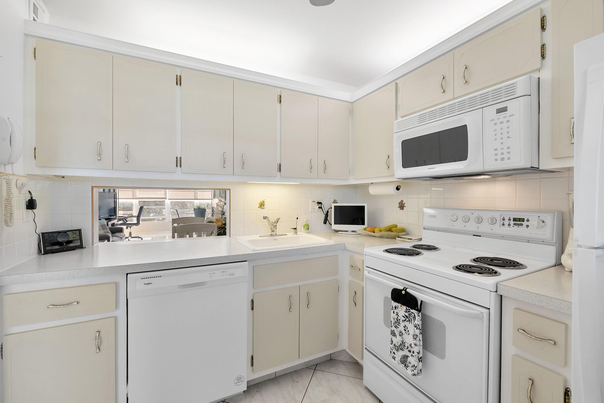 2900 NW 47th Terrace, Unit 304b, Lauderdale Lakes, FL 33313 Photo