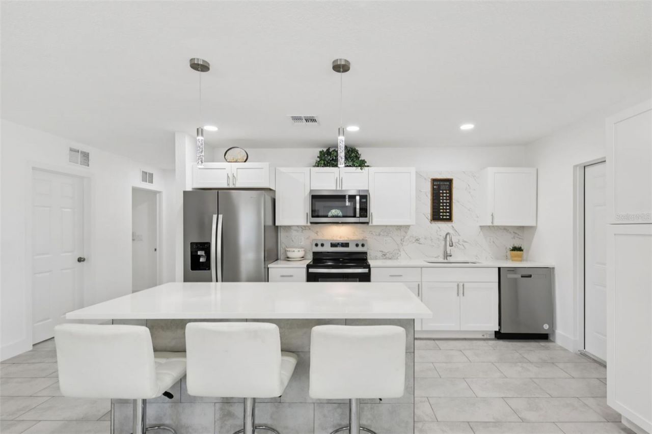 3530 Goodrich Avenue , Sarasota, FL 34234 Photo