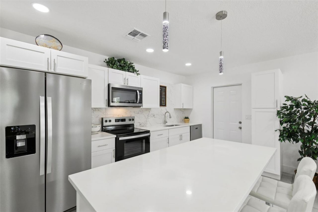 3530 Goodrich Avenue , Sarasota, FL 34234 Photo