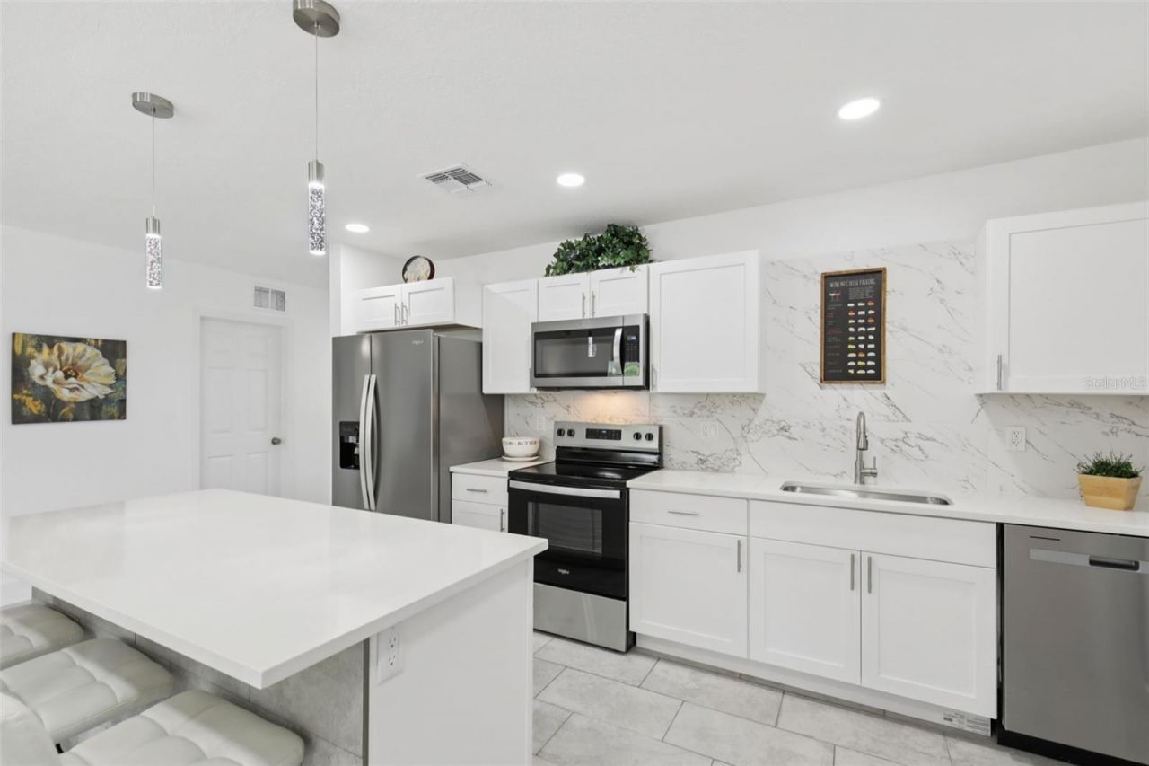 3530 Goodrich Avenue , Sarasota, FL 34234 Photo