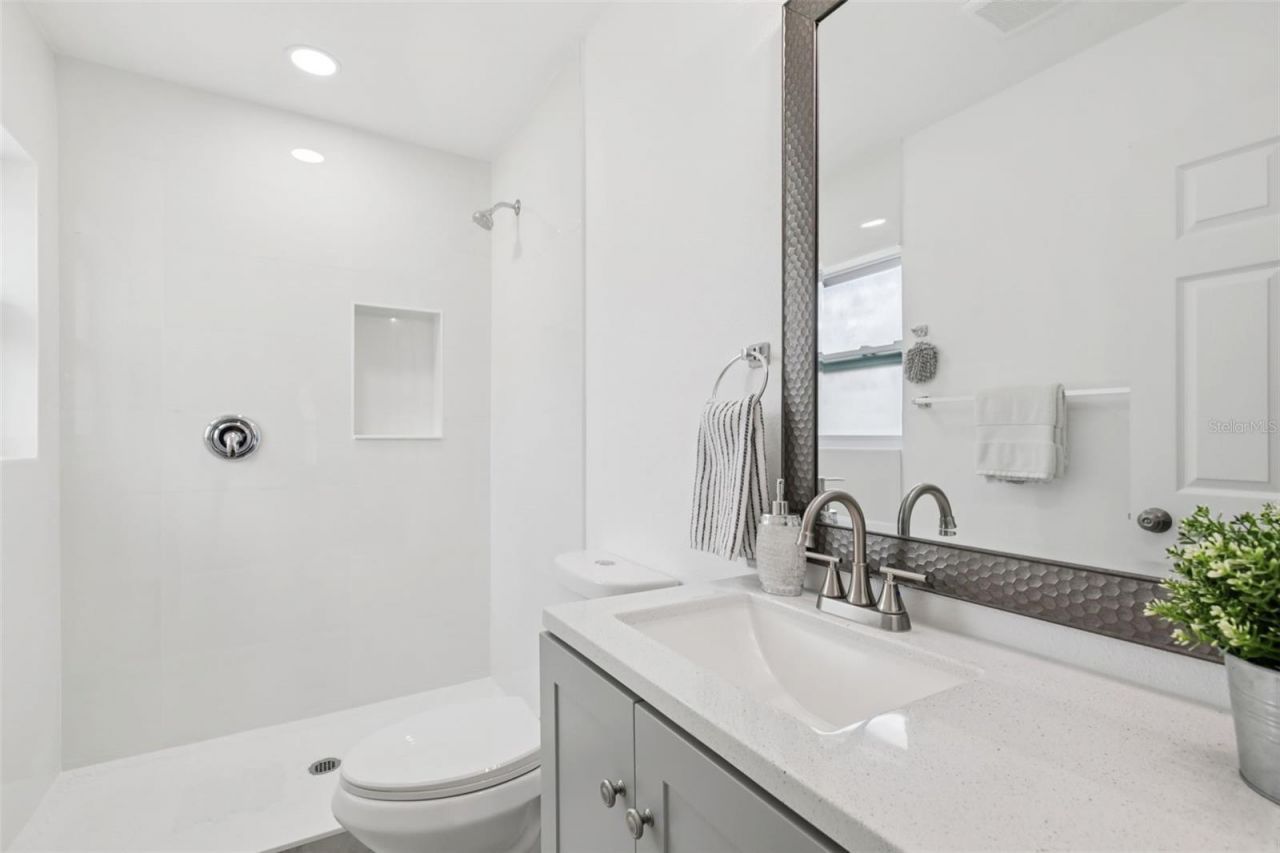 3530 Goodrich Avenue , Sarasota, FL 34234 Photo