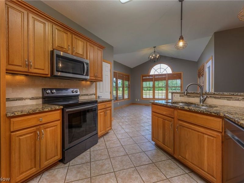 1436 Glenbrook Avenue, Louisville, OH 44641 Photo 10
