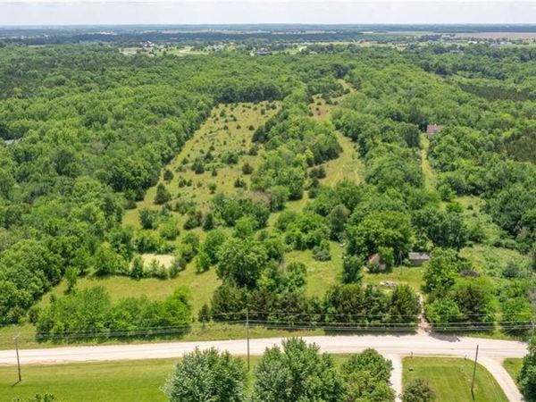 1986 Rock Creek Road, Ottawa, KS 66067