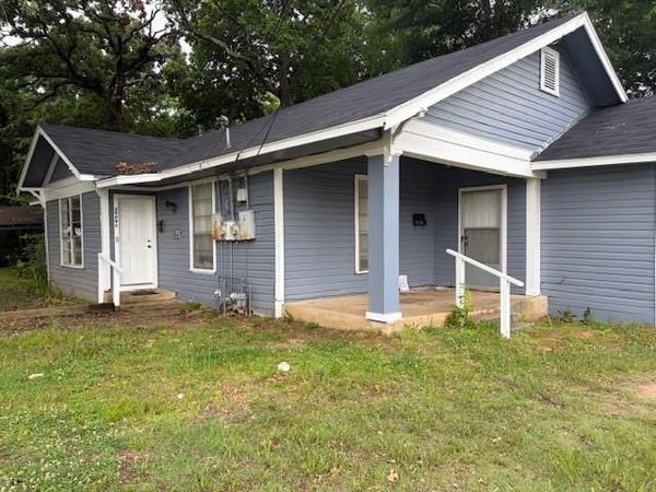 2909 Bonham Street, Unit B, Paris, TX 75460