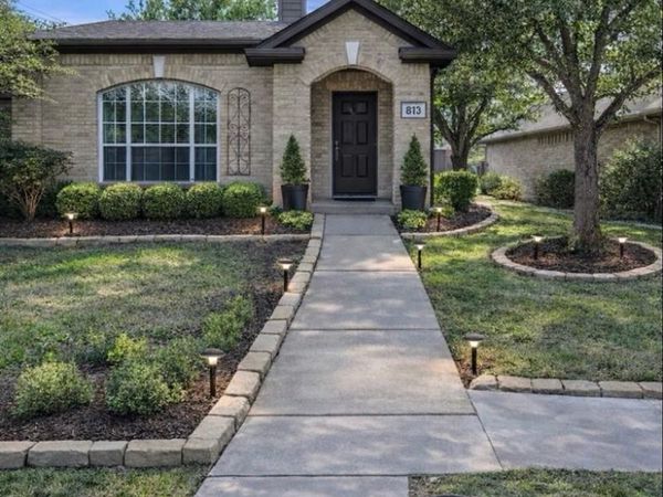 813 Essex Drive , McKinney, TX 75071