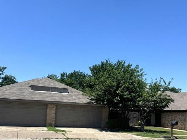 6319 Holiday Lane, North Richland Hills, TX 76182