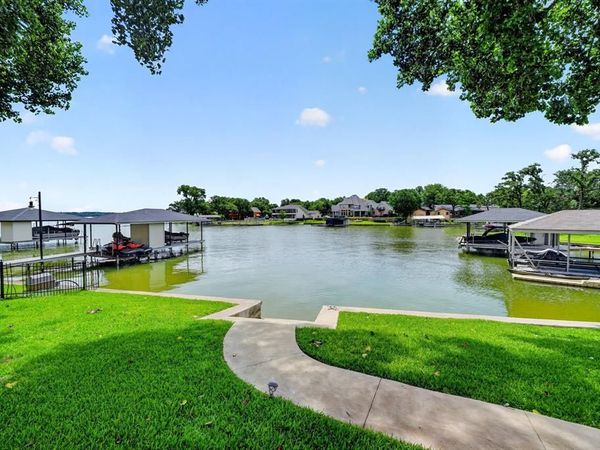 328 Leeward Circle, Azle, TX 76020
