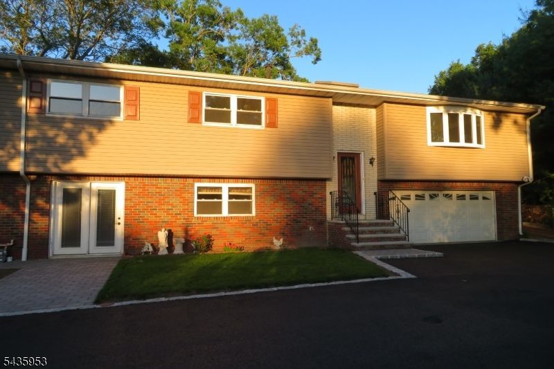 25 Storms Ave, Unit B, Wanaque, NJ 07420 Main Photo