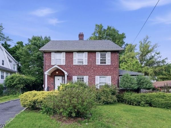 285 W Hudson Ave, Englewood, NJ 07631