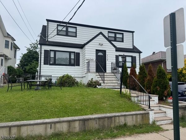 218 Bell Ave, Lodi, NJ 07644