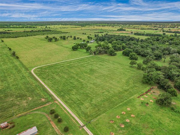 138 St. James PL , Bastrop, TX 78602