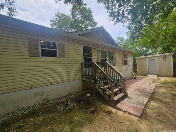 219 Lopez, Seguin, TX 78155