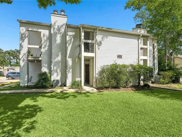 103 PARKVIEW Boulevard, Unit 103, Mandeville, LA 70471