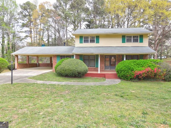 3635 Las Olas Drive, South Fulton, GA 30349