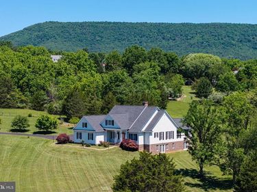 128 FAIRVIEW CIRCLE , WOODSTOCK, VA 22664