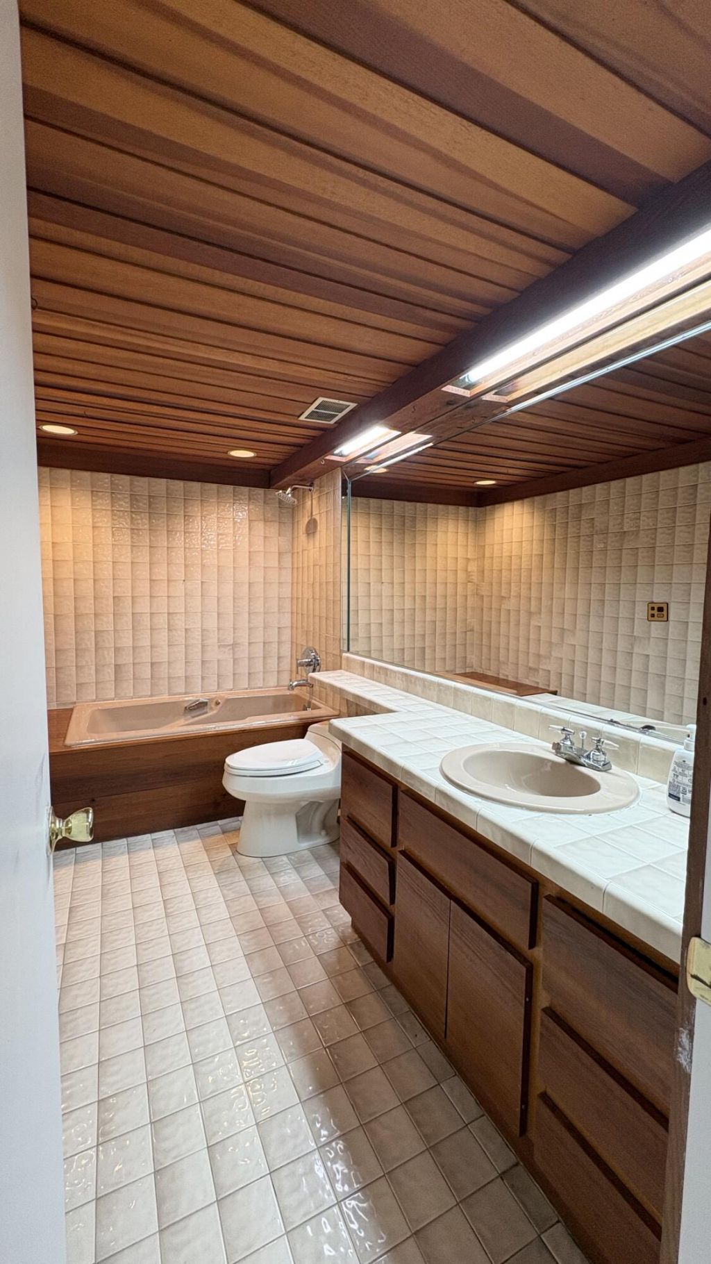 879 NE 195th Street, Unit 227, Miami, FL 33179 Photo