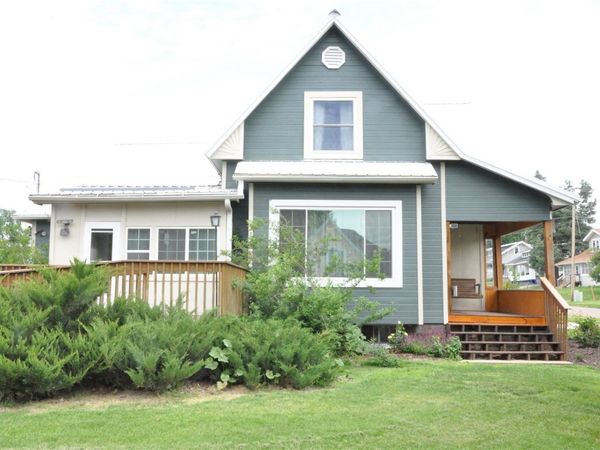 1402 11th Avenue , Belle Plaine, IA 52208