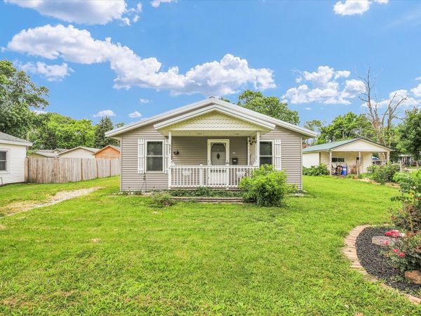 521 N McClellan Street, Sullivan, IL 61951
