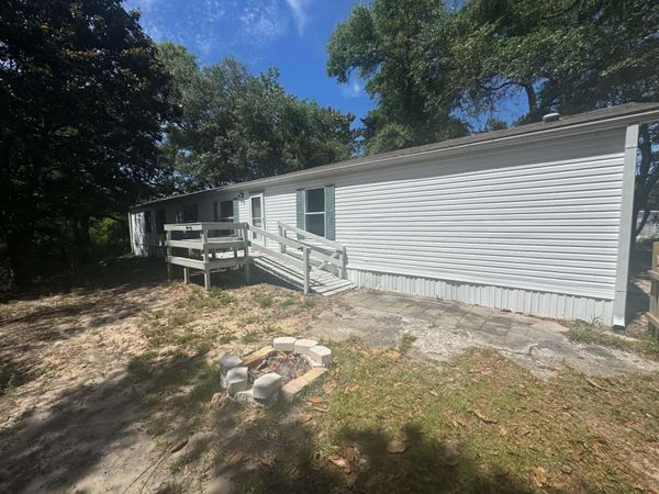 18 Adams Street, Freeport, FL 32439