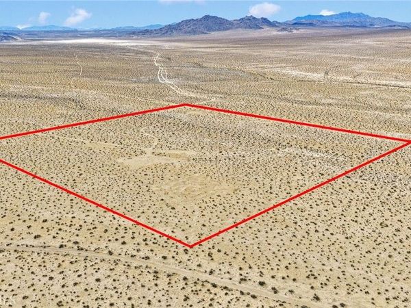 1 Paddington Way, Lucerne Valley, CA 92356
