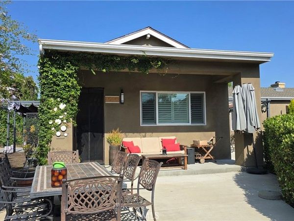 1018 La Presa Drive, Pasadena, CA 91107
