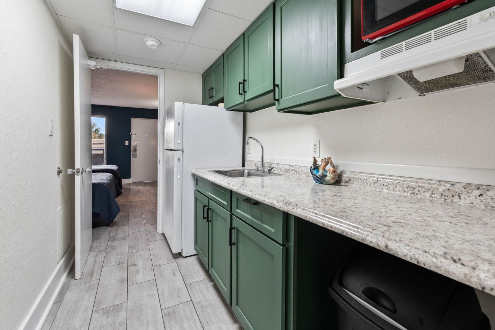 2300 N Ocean Blvd.  Photo 24