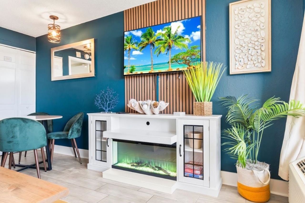 2300 N Ocean Blvd.  Photo 4
