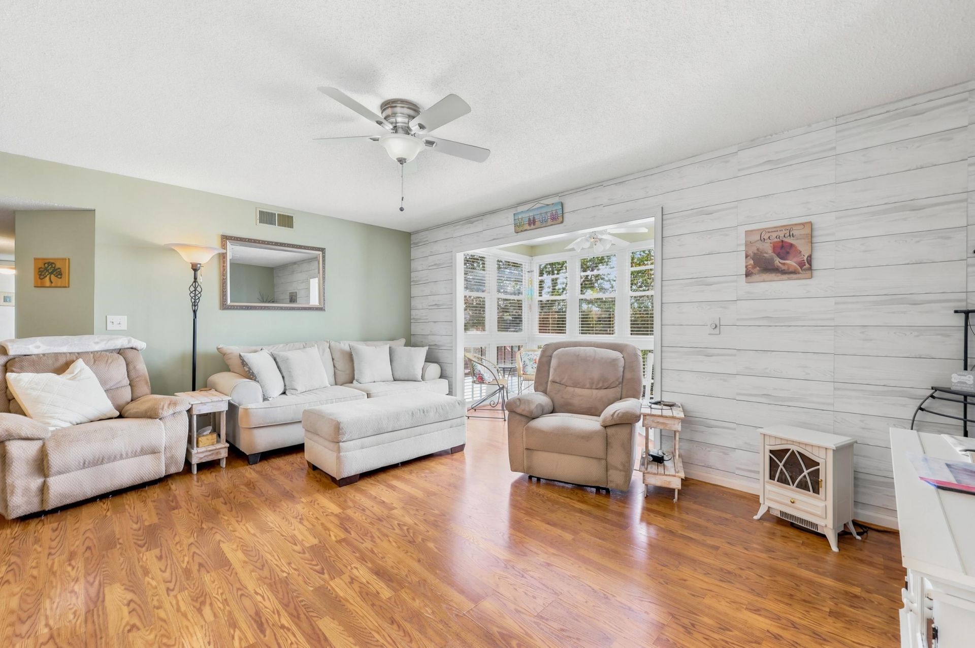 2257 Huntingdon Dr. Photo 6