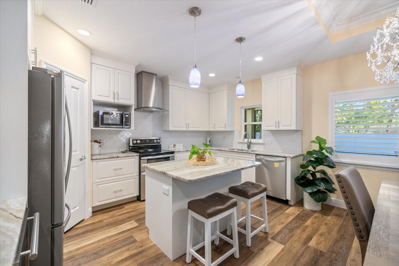 2339 Datura Street , Sarasota, FL 34239 Photo