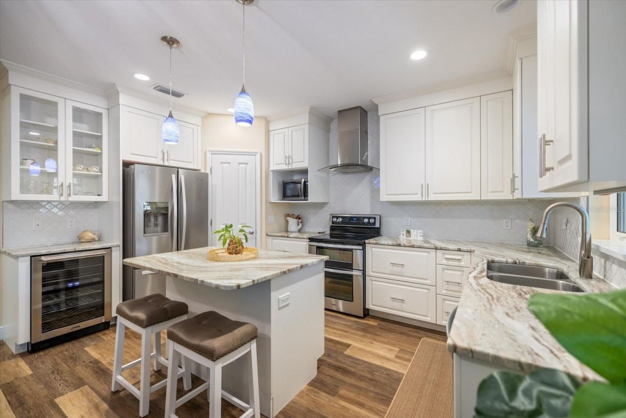 2339 Datura Street , Sarasota, FL 34239 Photo
