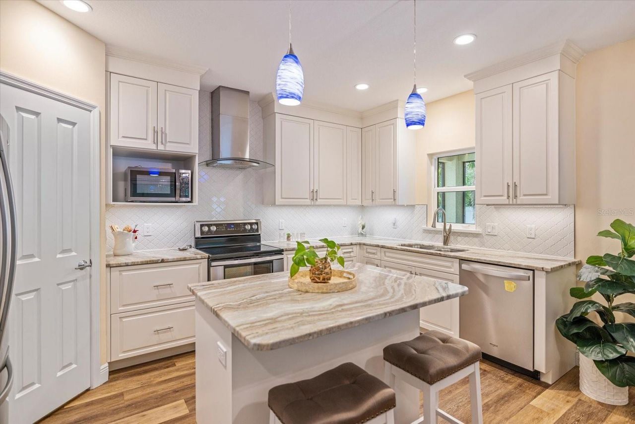 2339 Datura Street , Sarasota, FL 34239 Photo