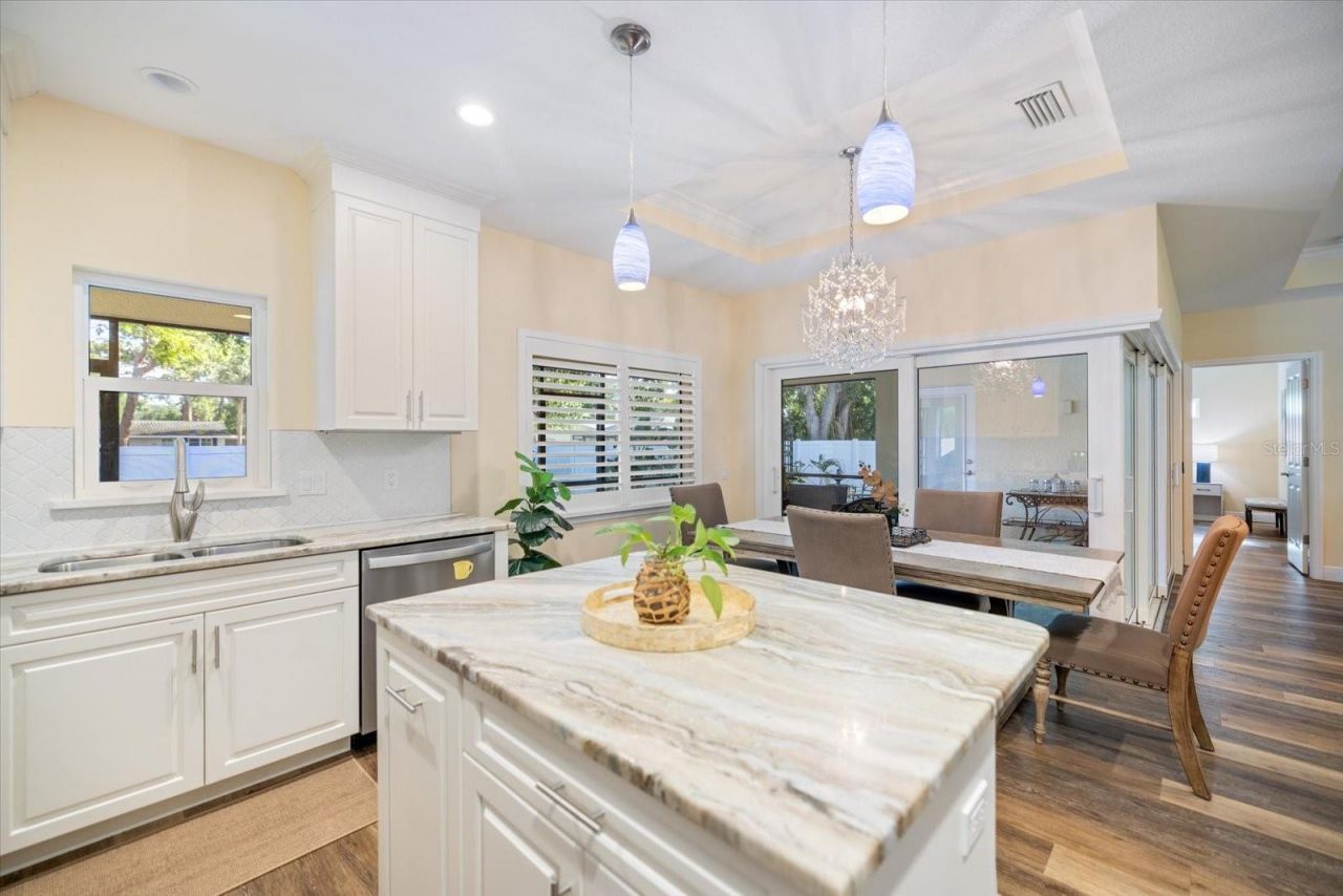 2339 Datura Street , Sarasota, FL 34239 Photo