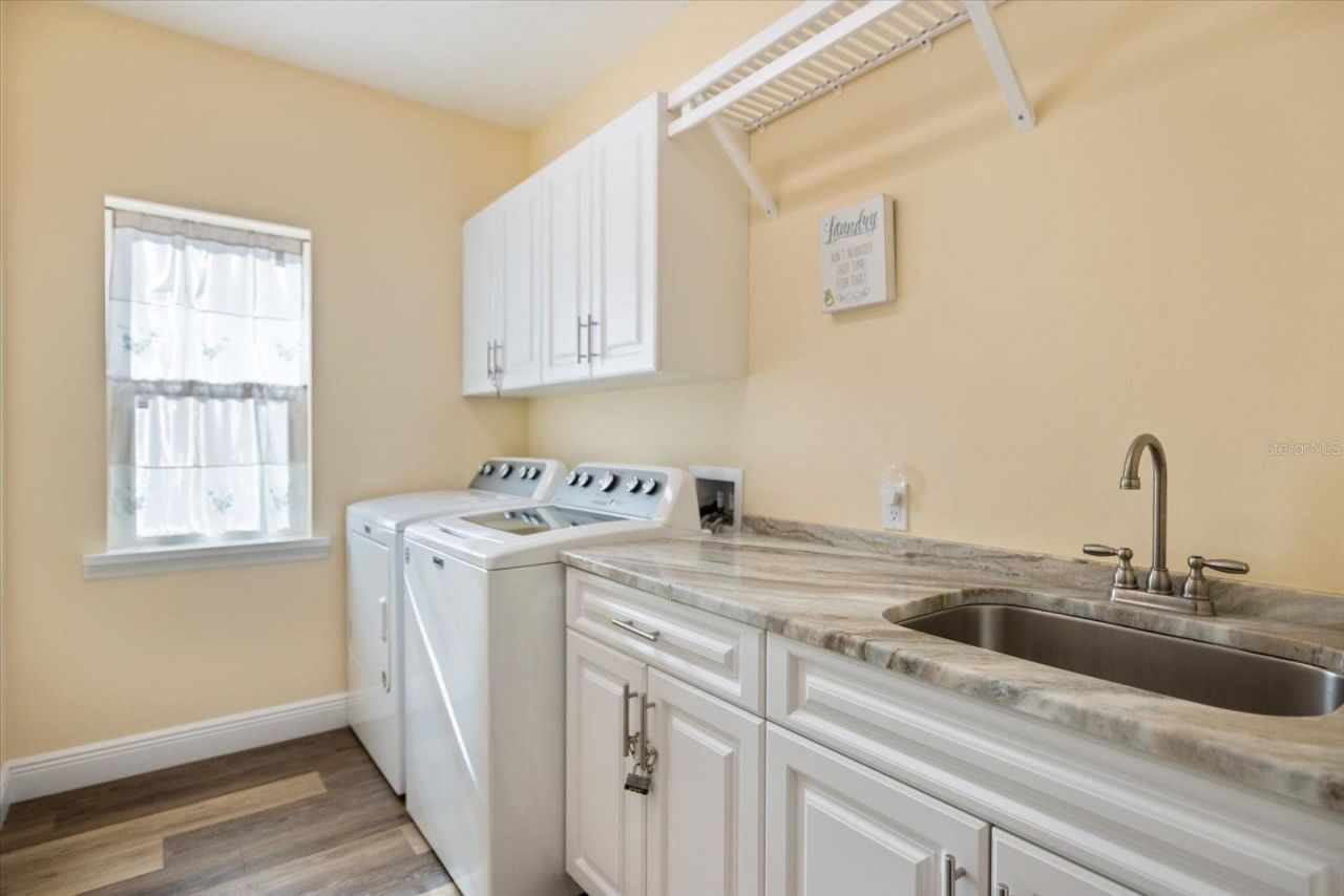 2339 Datura Street , Sarasota, FL 34239 Photo