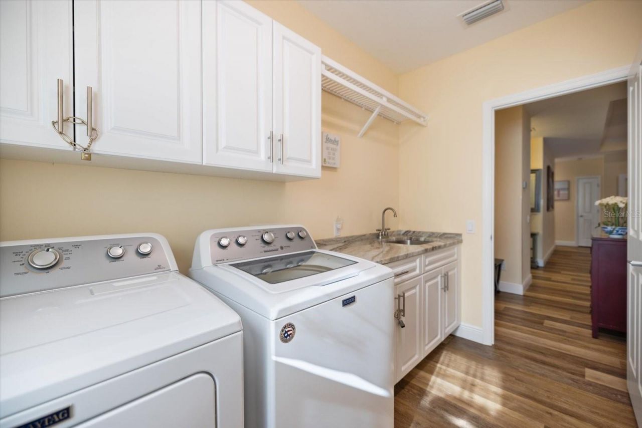 2339 Datura Street , Sarasota, FL 34239 Photo