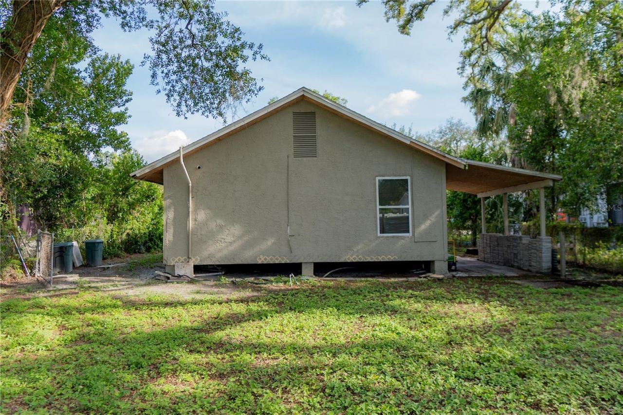 1906 E Caracas Street , Tampa, FL 33610 Photo