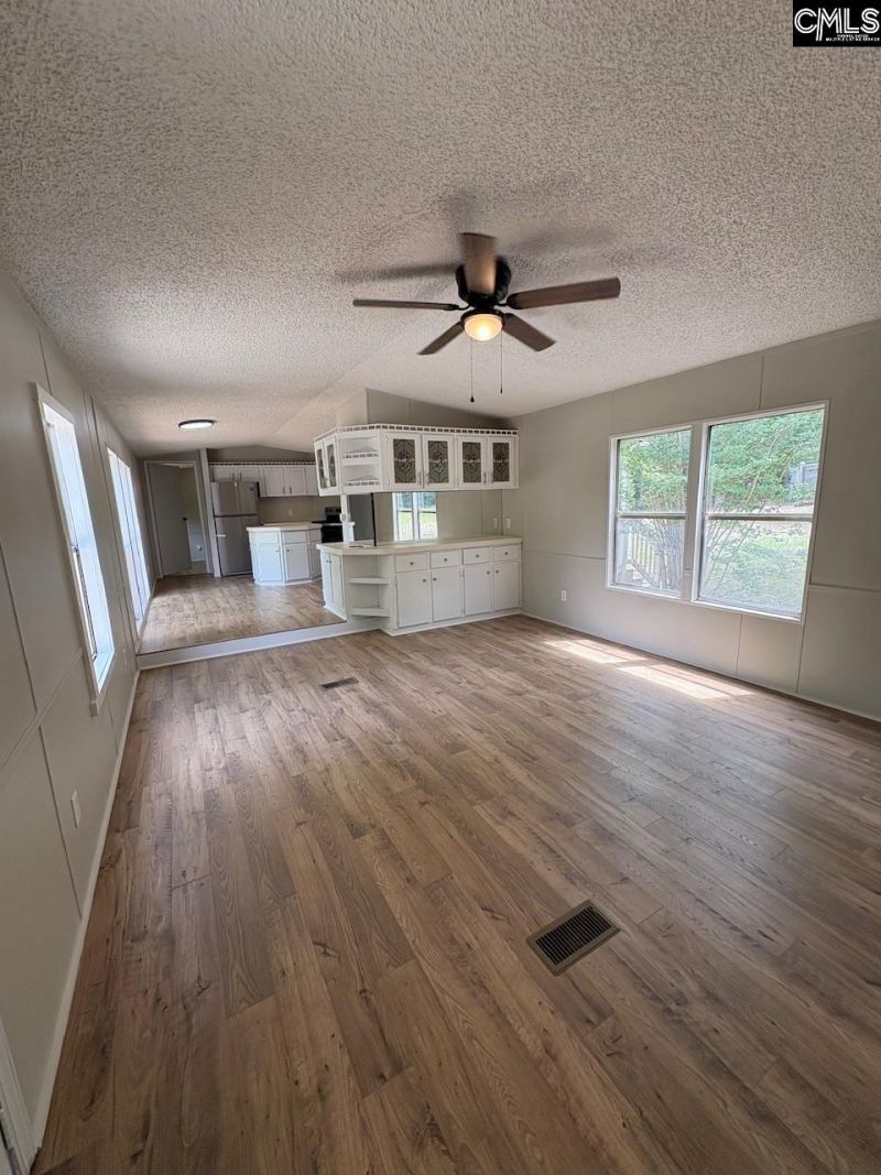 187 Phillip Drive  Photo 5