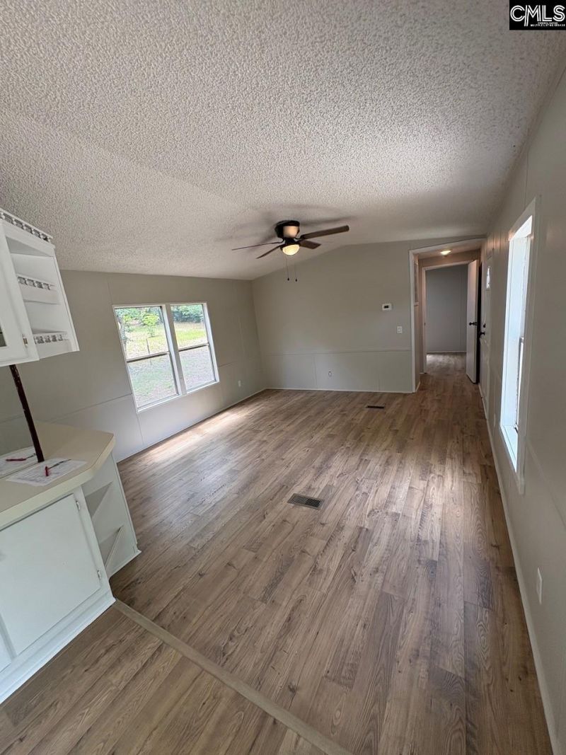 187 Phillip Drive  Photo 6