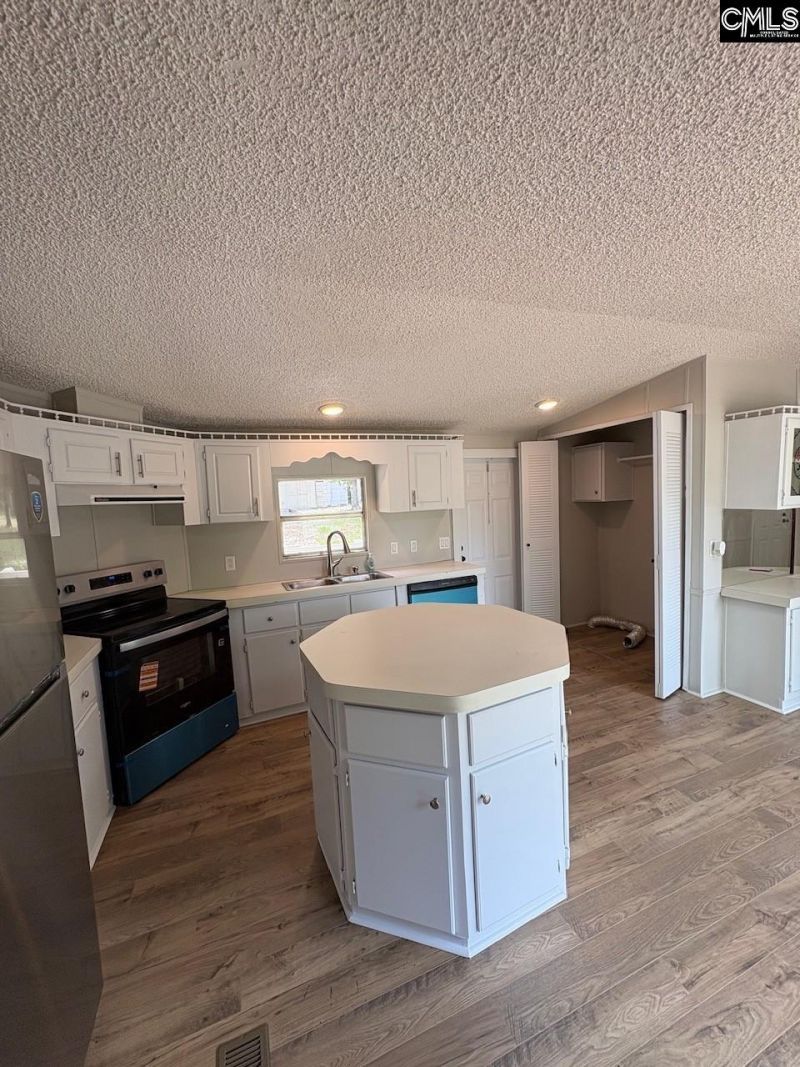 187 Phillip Drive  Photo 9