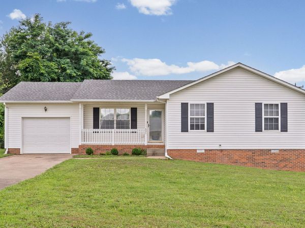 601 Millie Dr, Oak Grove, KY 42262