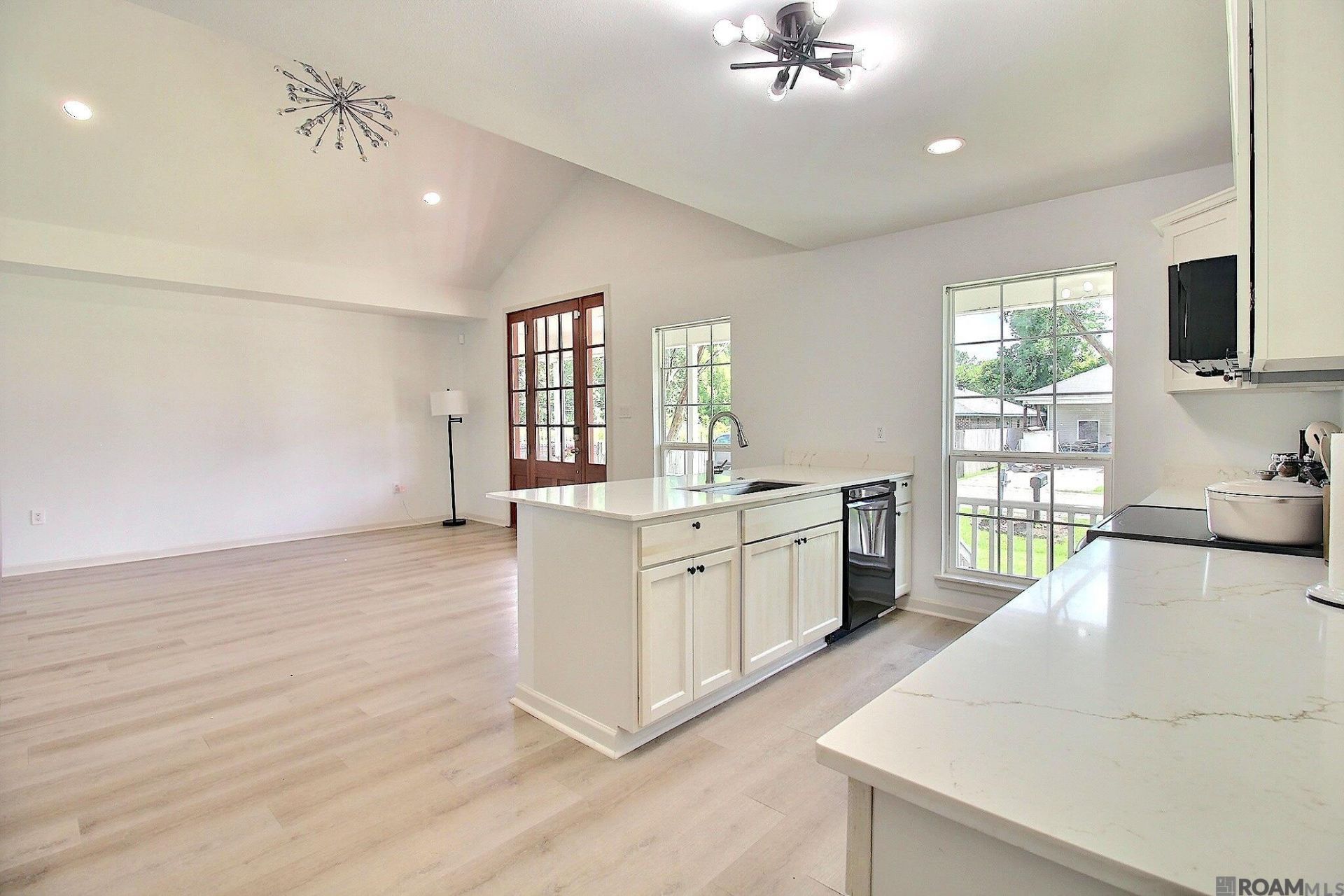 8608 Nottaway St, Denham Springs, LA 70726 Main Photo